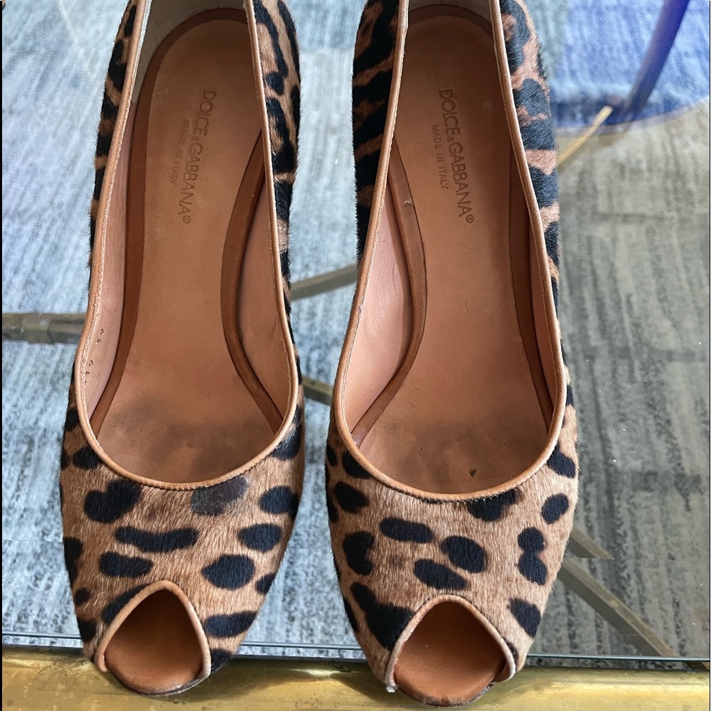 Dolce & Gabbana leopard print peep toe wooden high heel Sz 39